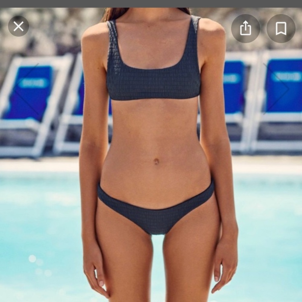 TRIANGL BECCA TOP